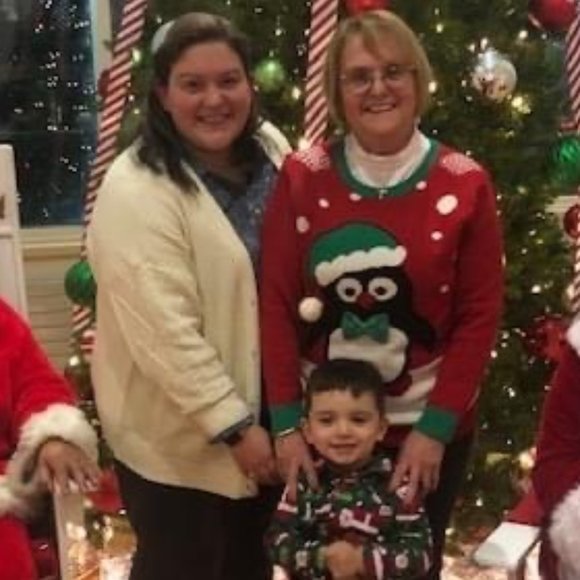 Meet Your Posher! - Picture 6 of 6